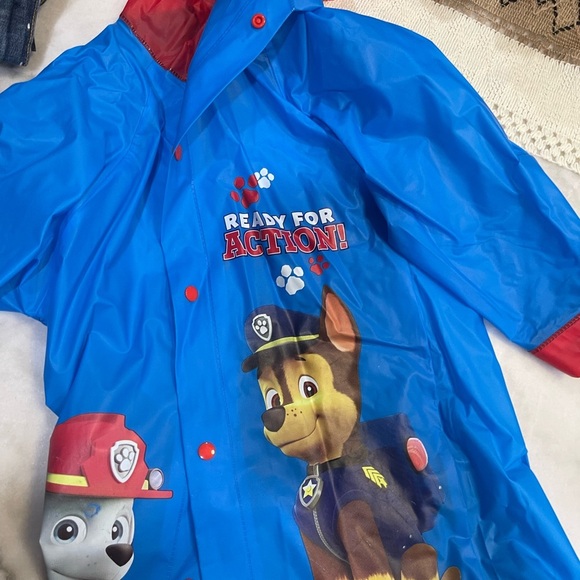 Nickelodeon Giacca Antipioggia Bambino Con Cappuccio - Impermeabile Paw Patrol O Baby Shark (Taglie 4-7 Anni)
